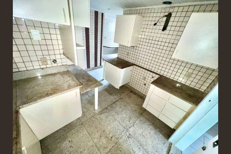 Apartamento à venda com 137m², 3 quartos e 2 vagas Apartamento à venda com 137m², 3 quartos e 2 vagasCozinha