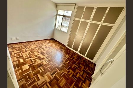 Apartamento à venda com 137m², 3 quartos e 2 vagas Apartamento à venda com 137m², 3 quartos e 2 vagasSuíte