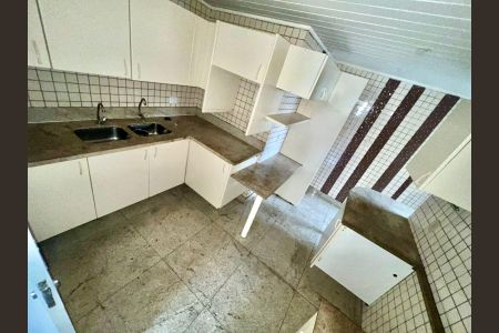 Apartamento à venda com 137m², 3 quartos e 2 vagas Apartamento à venda com 137m², 3 quartos e 2 vagasCozinha