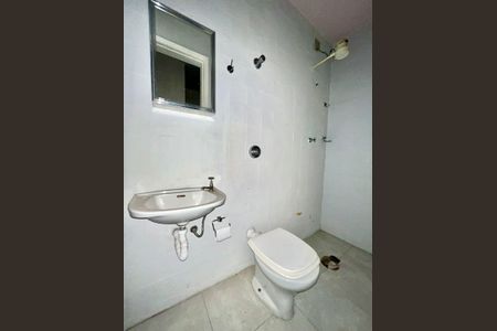 Apartamento à venda com 137m², 3 quartos e 2 vagas Apartamento à venda com 137m², 3 quartos e 2 vagasBanheiro de Serviço