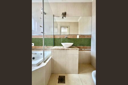 Apartamento à venda com 137m², 3 quartos e 2 vagas Apartamento à venda com 137m², 3 quartos e 2 vagasBanheiro da Suíte