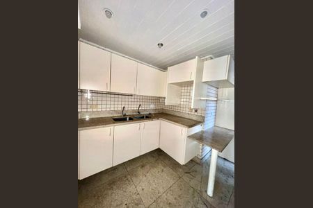 Apartamento à venda com 137m², 3 quartos e 2 vagas Apartamento à venda com 137m², 3 quartos e 2 vagasCozinha