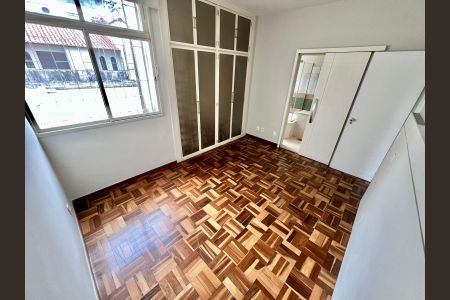 Apartamento à venda com 137m², 3 quartos e 2 vagas Apartamento à venda com 137m², 3 quartos e 2 vagasSuíte