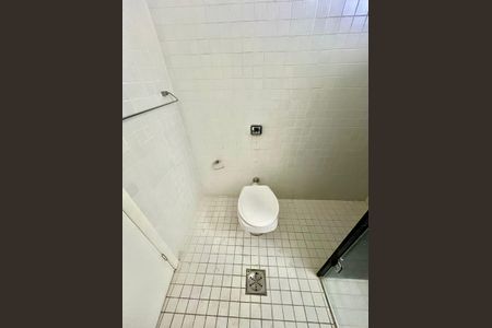 Apartamento à venda com 137m², 3 quartos e 2 vagas Apartamento à venda com 137m², 3 quartos e 2 vagasBanheiro Social