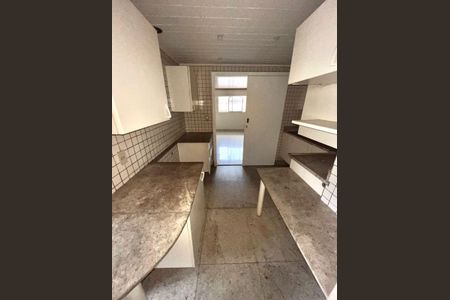 Apartamento à venda com 137m², 3 quartos e 2 vagas Apartamento à venda com 137m², 3 quartos e 2 vagasCozinha