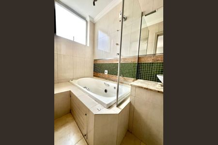 Apartamento à venda com 137m², 3 quartos e 2 vagas Apartamento à venda com 137m², 3 quartos e 2 vagasBanheiro da Suíte