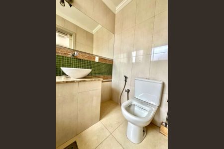 Apartamento à venda com 137m², 3 quartos e 2 vagas Apartamento à venda com 137m², 3 quartos e 2 vagasBanheiro da Suíte