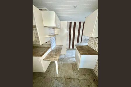 Apartamento à venda com 137m², 3 quartos e 2 vagas Apartamento à venda com 137m², 3 quartos e 2 vagasCozinha