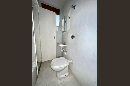 Apartamento à venda com 137m², 3 quartos e 2 vagas Apartamento à venda com 137m², 3 quartos e 2 vagasBanheiro de Serviço