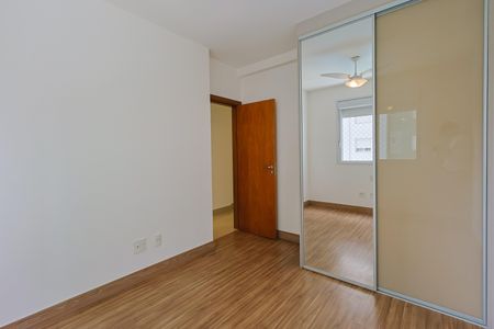 Apartamento à venda com 147m², 4 quartos e 3 vagas Apartamento à venda com 147m², 4 quartos e 3 vagasQuarto 1