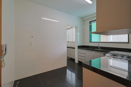 Apartamento à venda com 147m², 4 quartos e 3 vagas Apartamento à venda com 147m², 4 quartos e 3 vagasCozinha