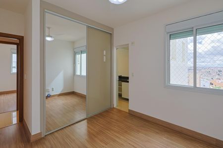 Apartamento à venda com 147m², 4 quartos e 3 vagas Apartamento à venda com 147m², 4 quartos e 3 vagasQuarto 3 - Suíte
