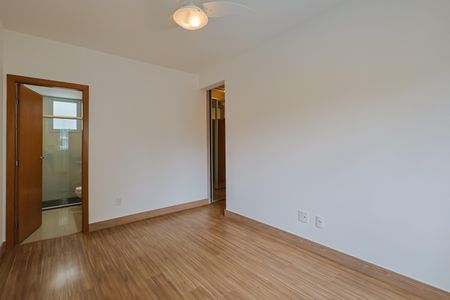 Apartamento à venda com 147m², 4 quartos e 3 vagas Apartamento à venda com 147m², 4 quartos e 3 vagasQuarto 4 - Suíte