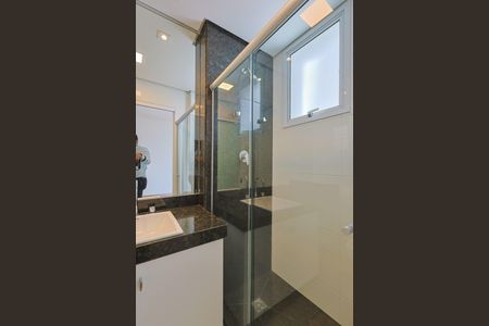 Apartamento à venda com 147m², 4 quartos e 3 vagas Apartamento à venda com 147m², 4 quartos e 3 vagasBanheiro da Suíte 1