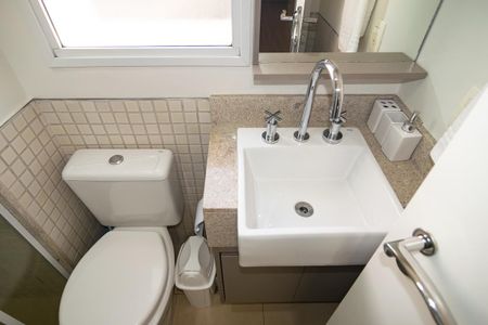 Apartamento para alugar com 64m², 2 quartos e 1 vaga Apartamento para alugar com 64m², 2 quartos e 1 vagaBanheiro