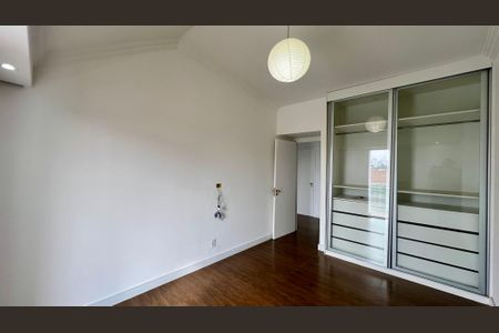 Casa à venda com 425m², 4 quartos e 2 vagas Casa à venda com 425m², 4 quartos e 2 vagasQuarto 2