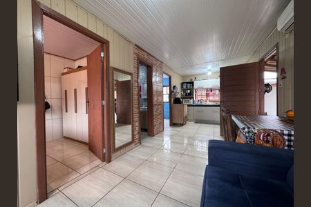 Casa à venda com 80m², 2 quartos e 3 vagas Casa à venda com 80m², 2 quartos e 3 vagasSala