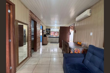 Casa à venda com 80m², 2 quartos e 3 vagas Casa à venda com 80m², 2 quartos e 3 vagasSala