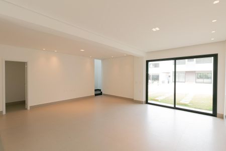 Casa de condomínio à venda com 208m², 3 quartos e 2 vagas Casa de condomínio à venda com 208m², 3 quartos e 2 vagasSala