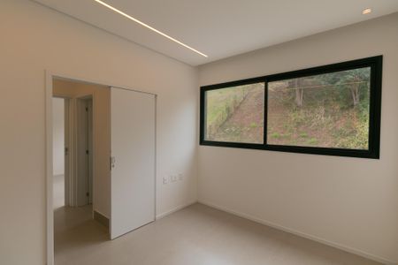 Casa de condomínio à venda com 208m², 3 quartos e 2 vagas Casa de condomínio à venda com 208m², 3 quartos e 2 vagasQuarto