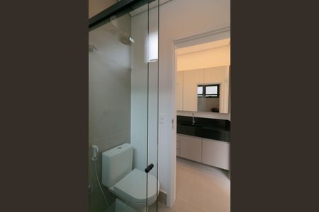 Casa de condomínio à venda com 208m², 3 quartos e 2 vagas Casa de condomínio à venda com 208m², 3 quartos e 2 vagasBanheiro da Suíte 2