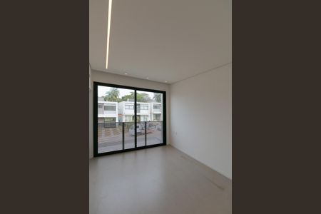 Casa de condomínio à venda com 208m², 3 quartos e 2 vagas Casa de condomínio à venda com 208m², 3 quartos e 2 vagasSuíte