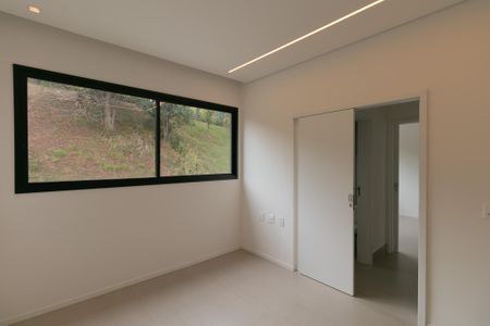 Casa de condomínio à venda com 208m², 3 quartos e 2 vagas Casa de condomínio à venda com 208m², 3 quartos e 2 vagasSuíte 2