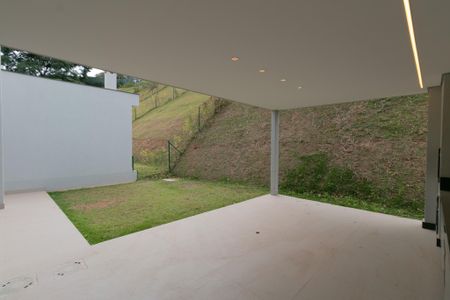 Casa de condomínio à venda com 208m², 3 quartos e 2 vagas Casa de condomínio à venda com 208m², 3 quartos e 2 vagasÁrea Externa
