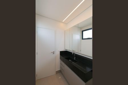 Casa de condomínio à venda com 208m², 3 quartos e 2 vagas Casa de condomínio à venda com 208m², 3 quartos e 2 vagasBanheiro da Suíte