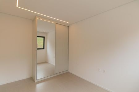Casa de condomínio à venda com 208m², 3 quartos e 2 vagas Casa de condomínio à venda com 208m², 3 quartos e 2 vagasSuíte 2