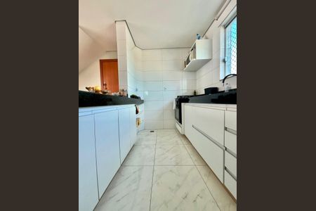 Apartamento para alugar com 90m², 2 quartos e 2 vagasCozinha