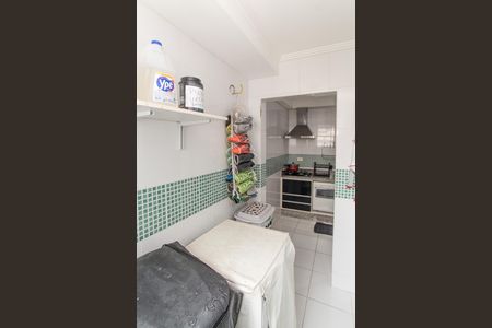 Apartamento à venda com 75m², 3 quartos e 2 vagas Apartamento à venda com 75m², 3 quartos e 2 vagasCozinha e Área de Serviço