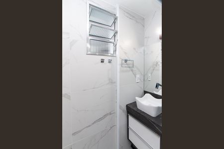 Apartamento à venda com 75m², 3 quartos e 2 vagas Apartamento à venda com 75m², 3 quartos e 2 vagasBanheiro da Suíte