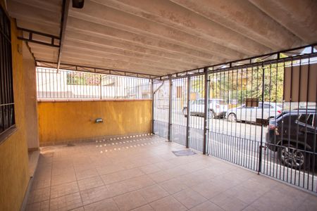 Casa à venda com 360m², 4 quartos e 4 vagas Casa à venda com 360m², 4 quartos e 4 vagasGaragem