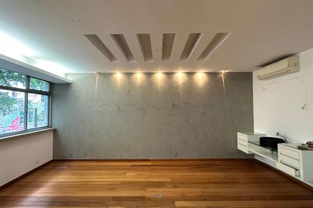Apartamento à venda com 267m², 4 quartos e 1 vaga Apartamento à venda com 267m², 4 quartos e 1 vagaSala