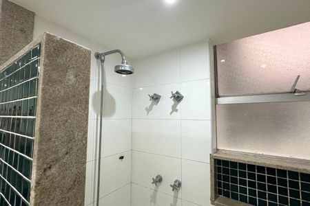 Apartamento à venda com 267m², 4 quartos e 1 vaga Apartamento à venda com 267m², 4 quartos e 1 vagaBanheiro da Suíte