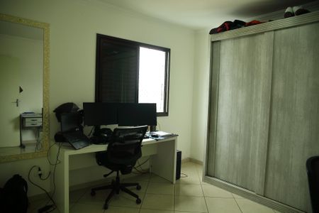 Apartamento à venda com 57m², 2 quartos e 2 vagasQuarto 2