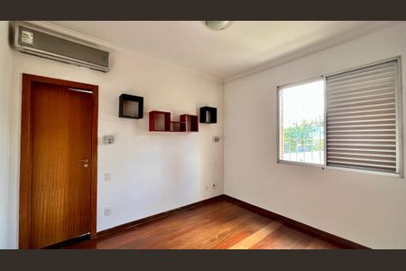 Apartamento à venda com 115m², 3 quartos e 2 vagas Apartamento à venda com 115m², 3 quartos e 2 vagasQuarto