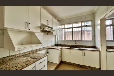 Apartamento à venda com 115m², 3 quartos e 2 vagas Apartamento à venda com 115m², 3 quartos e 2 vagasCozinha