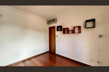 Apartamento à venda com 115m², 3 quartos e 2 vagas Apartamento à venda com 115m², 3 quartos e 2 vagasQuarto
