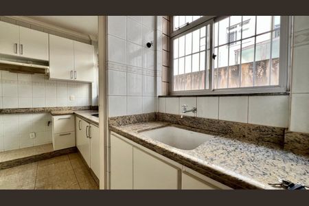 Apartamento à venda com 115m², 3 quartos e 2 vagas Apartamento à venda com 115m², 3 quartos e 2 vagasÁrea de Serviço