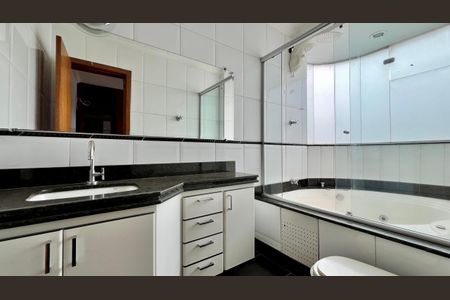 Apartamento à venda com 115m², 3 quartos e 2 vagas Apartamento à venda com 115m², 3 quartos e 2 vagasBanheiro Social