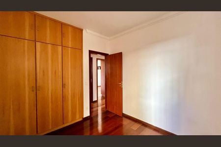 Apartamento à venda com 115m², 3 quartos e 2 vagas Apartamento à venda com 115m², 3 quartos e 2 vagasQuarto