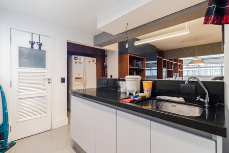 Apartamento à venda com 140m², 3 quartos e 1 vagaÁrea de Serviço