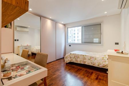 Apartamento à venda com 140m², 3 quartos e 1 vagaQuarto 2