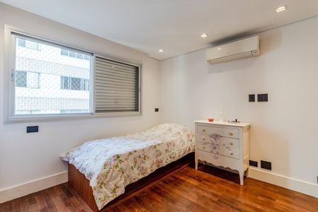 Apartamento à venda com 140m², 3 quartos e 1 vagaQuarto 2
