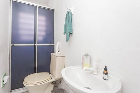 Casa à venda com 180m², 4 quartos e 8 vagasBanheiro