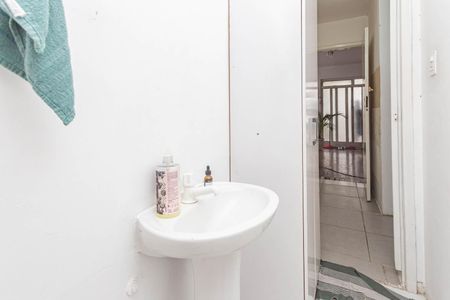 Casa à venda com 180m², 4 quartos e 8 vagasBanheiro