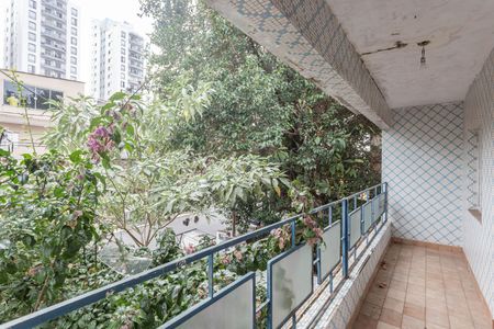 Casa à venda com 180m², 4 quartos e 8 vagasVaranda