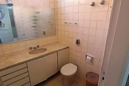 Casa à venda com 241m², 4 quartos e 5 vagas